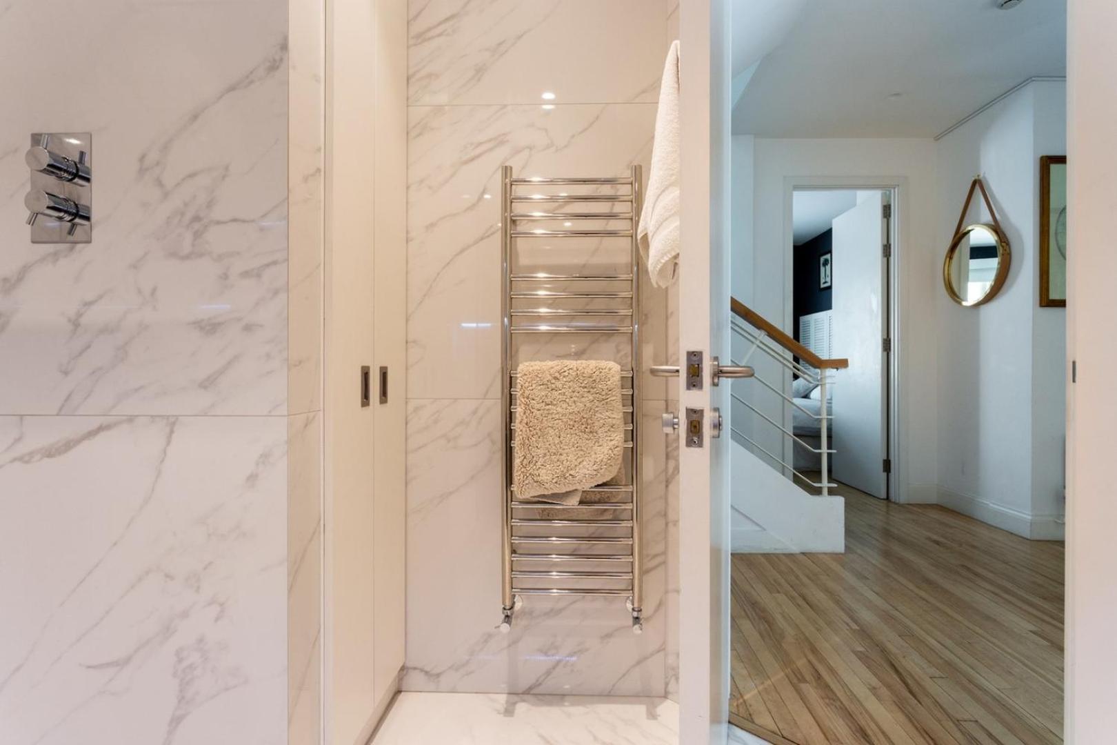 Вилла New Stunning 5Bd Mews House Лондон Экстерьер фото