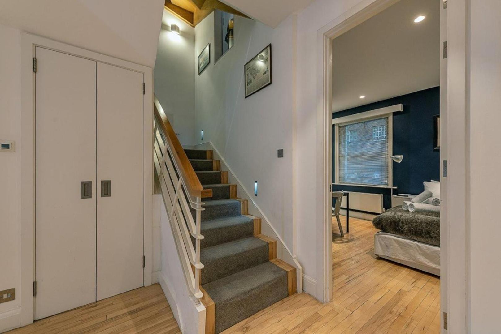 Вилла New Stunning 5Bd Mews House Лондон Экстерьер фото